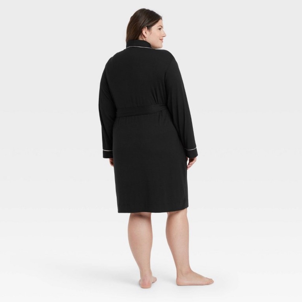 🌸 SALE - NEW - Women’s Stars Above - Beautifully Soft Robe - Black size 3X/4X - Picture 2 of 4